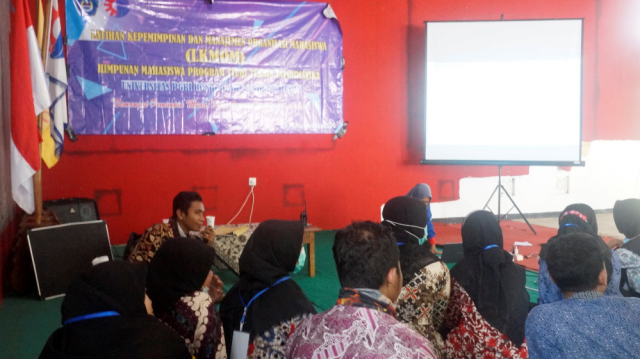 LATIHAN KEPEMIMPINAN DAN  MANAJEMEN ORGANISASI MAHASISWA LKMOM 2020